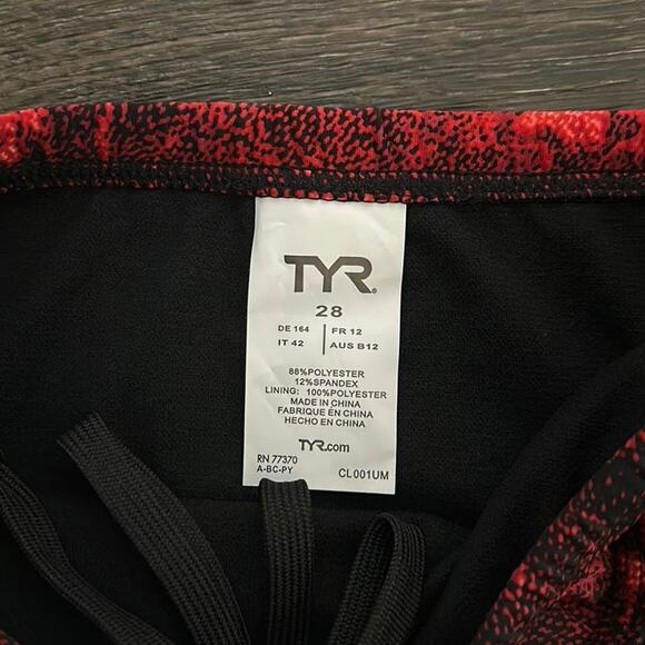 TYR Swim Briefs - Picture 3 of 4